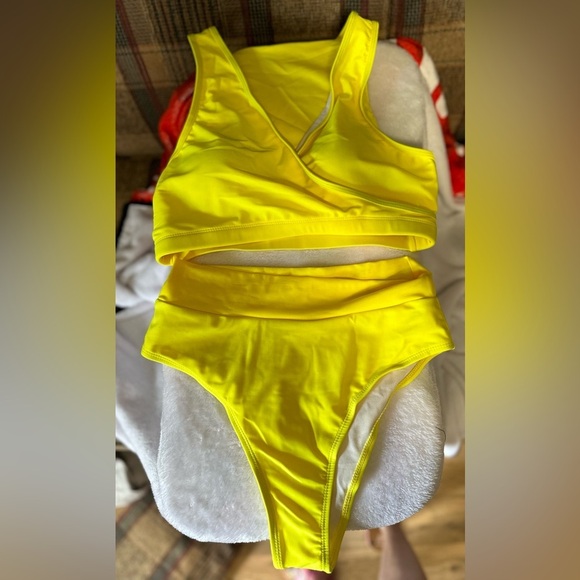 2 piece bikini - Picture 2 of 3